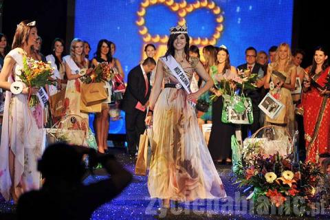 W wojewódzkich wyborach Miss Polonia Pabianice reprezentowała Agnieszka Świdroń (nr6) a Dobroń Dominika Zdzienicka (nr21)