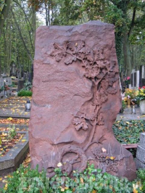 Pomnik Stanisława Wojtaszka - weterana ruchu robotniczego