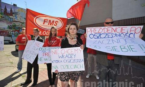 Grzegorz Napieralski wziął udział w wiecu protestacyjnym zorganizowanym przez SLD