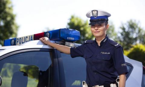 Ranna policjantka - sierżant Bielawska pracuje w ruchu drogowym naszej komendy