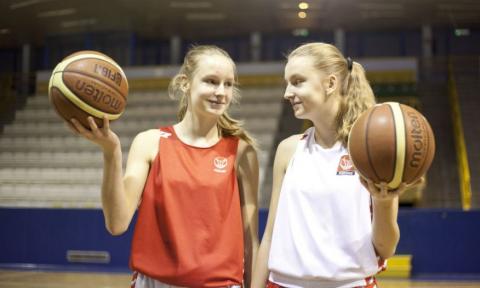 Siostry Martyna i Weronika Dolewa rzuciły Księżakowi 37 punktów