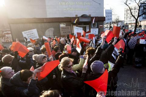 Czarny protest w Pabianicach