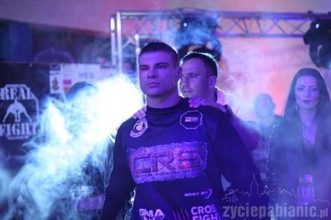 Marcin Chałaśkiewicz (Pabianice) wygrał przed czasem przez mata leo - uścisk lwa