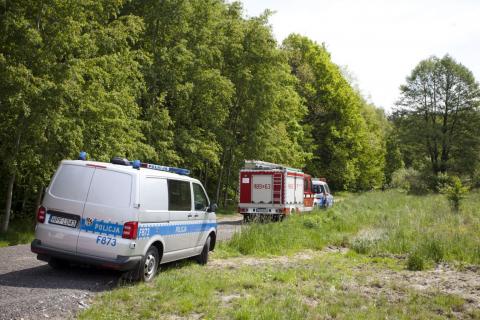 Strażacy i policjanci przeszukali w poniedziałek 40 ha lasu