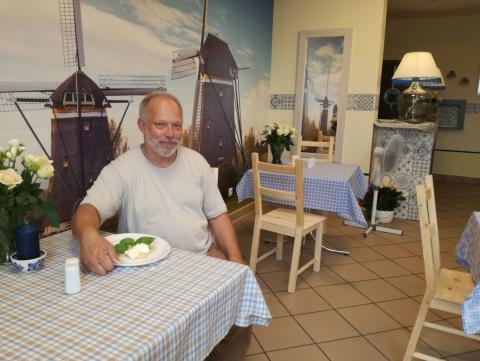 Paul Deelman razem z żoną Jadwigą prowadzą restaurację przy ul. Jutrzkowickiej od października ubiegłego roku