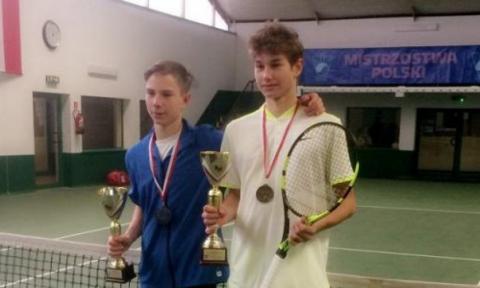 Pabianiczanin (z prawej strony) wywalczył tytuł na kortach MOSiR