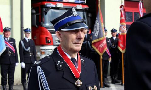 Złoty Znak Związku Ochotniczych Straży Pożarnych Rzeczypospolitej Polskiej otrzymuje Jerzy Gaweł