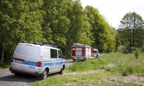 Strażacy i policjanci przeszukali w poniedziałek 40 ha lasu