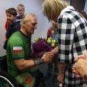 Niepełnosprawny sportowiec z Pabianic wszedł kilkakrotnie po schodach budynku Orion w Łodzi.
