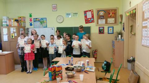 Laureaci konkursu z języka angielskiego ze Szkoły Podstawowej w Pawlikowicach Zycie Pabianic