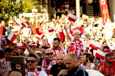 Polscy kibice podczas meczów reprezentacji Polski Życie Pabianic