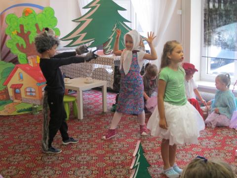 Przedszkolaki z "trzynastki" wystawi spektakl w Miejskiej Bibliotece Publicznej Życie Pabianic