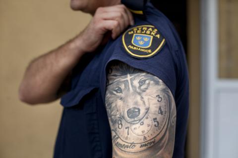 Tatuaż strażnika miejskiego Życie Pabianic