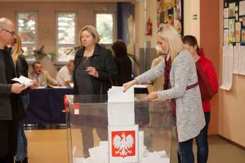 Wybory samorządowe 2018: Pabianiczanie ruszyli do urn wyborczych