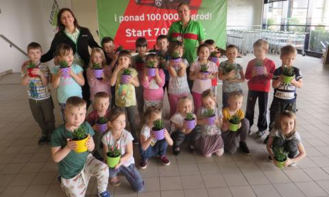 Dzieci z PM 12 wzięły udział w warsztatach organizowanych przez Leroy Merlin Życie Pabianic