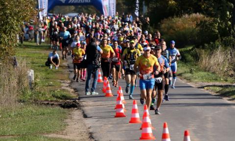 Ruszyli zawodnicy "Ultramaratonu Leśna Doba" Życie Pabianic