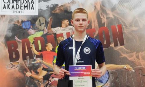 Kacper Grabarz (UKS Korona Pabianice) został wicemistrzem Polski młodzików w badmintonie Życie Pabianic