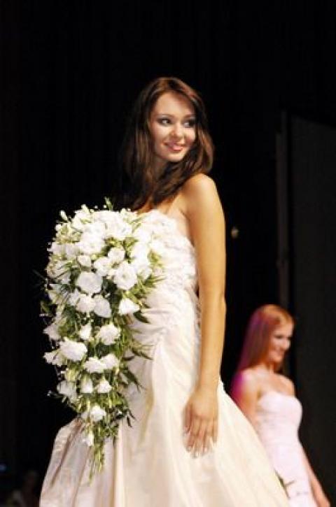 Fotoreportaż z gali finałowej wyborów Miss Polonia 2007 województwa łódzkiego, w której pabianiczanka Izabela Wilczek zdobyła koronę wicemiss.