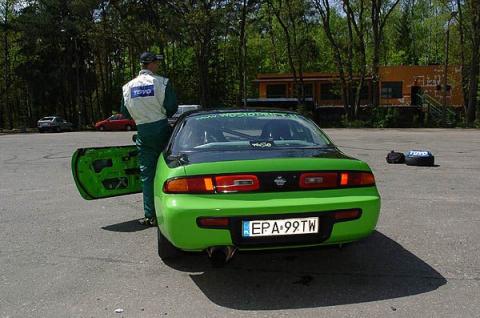 Marcin Wosio z Pabianic driftuje 340-konnym Nissanem 200SX S14