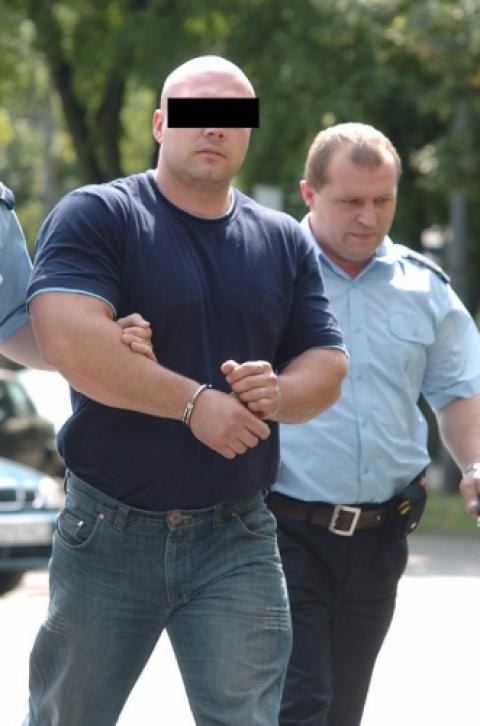32-letni Dominik (na zdjęciu), pracownik firmy ochroniarskiej z Pabianic.