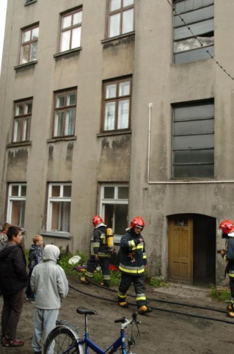 W sobotę strażacy gasili pożar w mieszkaniu przy Zamkowej