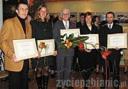  "NIEPRZECIĘTNI z 2002 roku (od lewej): Andrzej Furman, Aleksandra Socha, Marian Lelonek, Anita Błochowiak i Zbigniew Grabarz