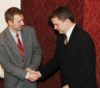 Rok temu Dariusz Wypych (z lewej) i Jarosław Cichosz gratulowali sobie awansu