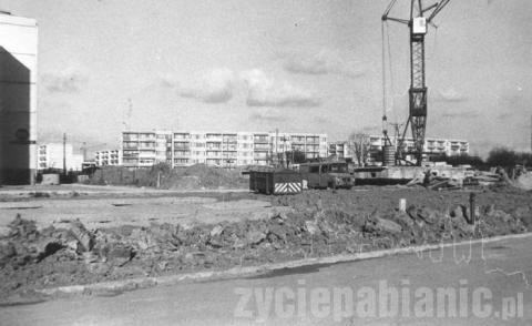"Nowa wieś" w budowie.  Przełom lat 80 i 90. Fot. Tadeusz Pawlak