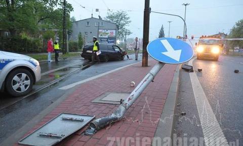 30-letni kierowca forda spowodował wypadek na ul. Zamkowej