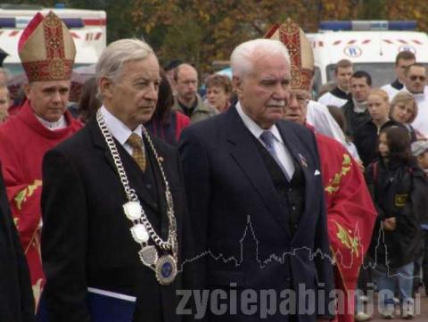 Ryszard Kaczorowski (z prawej) na zdjęciu z prezydentem Janem Bernerem
