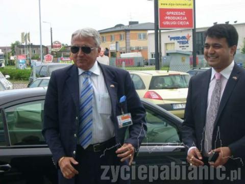 Ambasador Deepak Vohra (z lewej) i Amit Lath - szef Sharda Europe