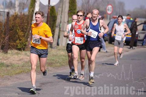 Około 600 osób pobiegło w pabianickim półmaratonie.