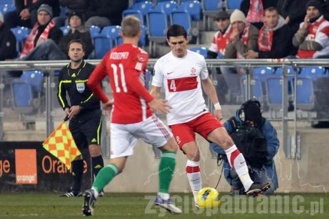Marcin Komorowski wychowanek PTC zadebiutował przed polską publicznością w meczu z Węgrami w Poznaniu. Był to jego szósty występ w reprezentacji. Poprzednie mecze rozgrywane były za granicą.