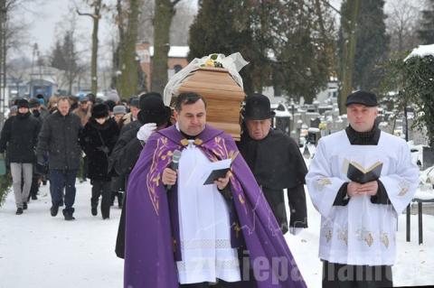 W piątek na cmentarzu rzymskokatolickim pw. św. Antoniego w Łodzi pożegnaliśmy Henryka Langierowicza. Trener i twórca pabianickiej koszykówki miał 81 lat.