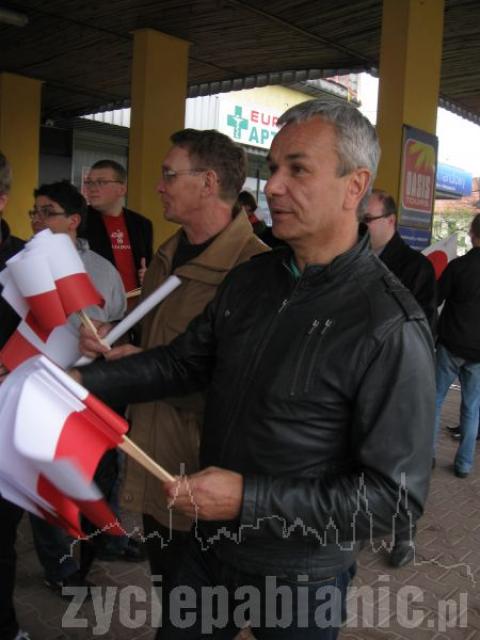 Kilkaset flag mają do rozdania w Pabianicach
