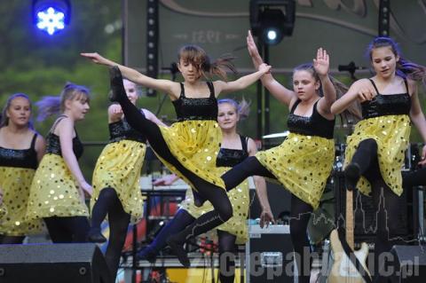 Tłumy pabianiczan bawią się na Dniach Powiatu. Ewelina Lisowska zagrała świetny koncert.
