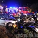 Wypadek volvo i fiata na prostej drodze w Porszewicach. Kierowca fiata poważnie ranny. 