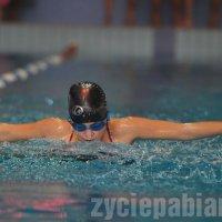 W miejskiej pływalni odbyły się zawody uczniów z powiatu pabianickiego. 