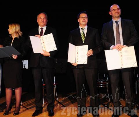 Proces certyfikacji prowadzi Wydział Organizacji i Zarządzania PŁ oraz Zarząd Stowarzyszenia Klubu 500-Łódź.