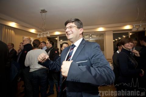 Według nieoficjalnych wyników Grzegorz Mackiewicz został prezydentem Pabianic