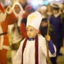 Po raz pierwszy w Pabianicach zorganizowano noc świętych. Pod eskortą policji główną ulicą przeszło ponad 200 osób