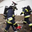 63 strażaków walczyło z ogniem w Chechle. Paliło się w zakładzie produkcyjnym. Spokojnie, to tylko manewry