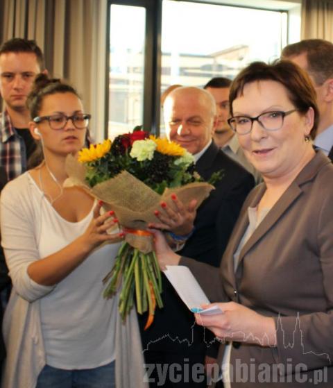 Kwiaty z Pabianic dla premier Kopacz