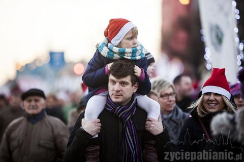 Setki osób przemaszerowały ulicą Zamkową