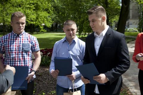 Grzegorz Szyszka (w środku) i Mateusz Domagała brali udział w zgrupowaniu kadry w Niemczech