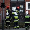 11 zastępów straży pożarnej szuka źródła zadymienia w starej fabryce przy Zamkowej
