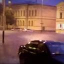 Na ulicy Piłsudskiego utopiło się kilka samochodów