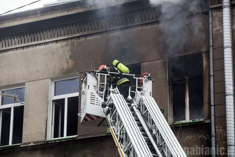 Około godz. 10.40 wybuchł pożar w mieszkaniu na II piętrze