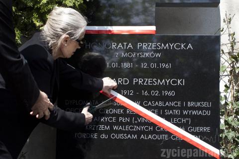 Po ponad 56 latach szczątki Edwarda Wincentego Przesmyckiego wróciły do Pabianic