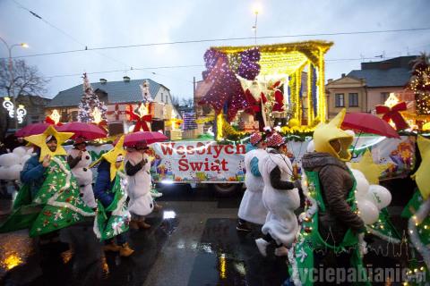 Świąteczna parada przemaszerowała ul. Zamkową